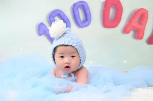 弥勒6个月宝宝睡觉摇头